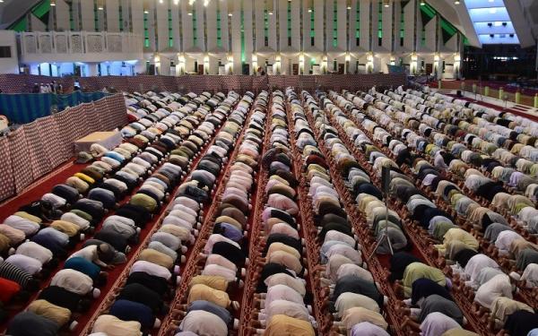 Apa Sajakah Syarat Menjadi Imam Shalat Berjamaah? - Jadwal Kajian Sunnah